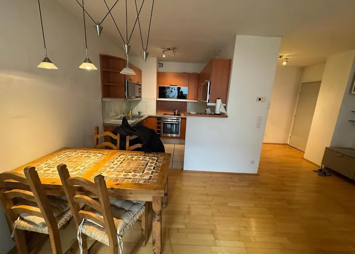 3 Bed-room With A Terrace In Neubaugasse-lindengasse 1070 Bécs